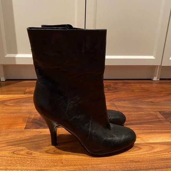 Nine West Round Toe Boots - Picture 3 of 8